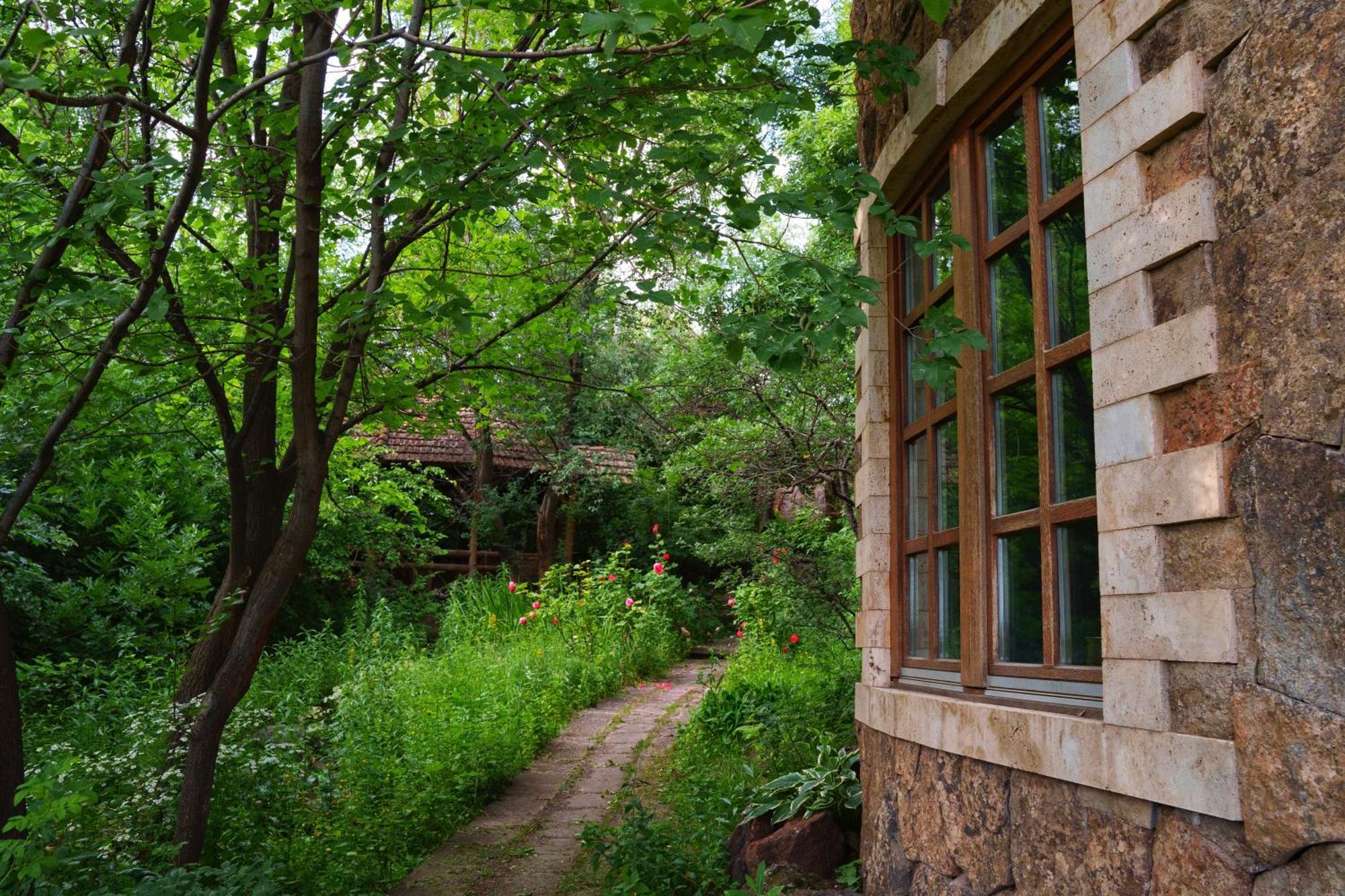 Ma Byurakan Hotel Exterior photo